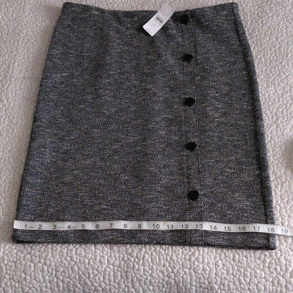 NWT Loft Medium Button Down Grey Pencil Skirt - Picture 9 of 12